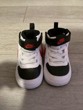 Nike Kids High-Top Sneakers in White, Black & Red